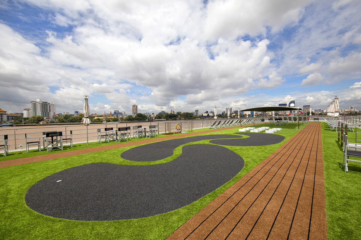 Emerald Waterways - Emerald Harmony - Sun Deck _15_.jpg