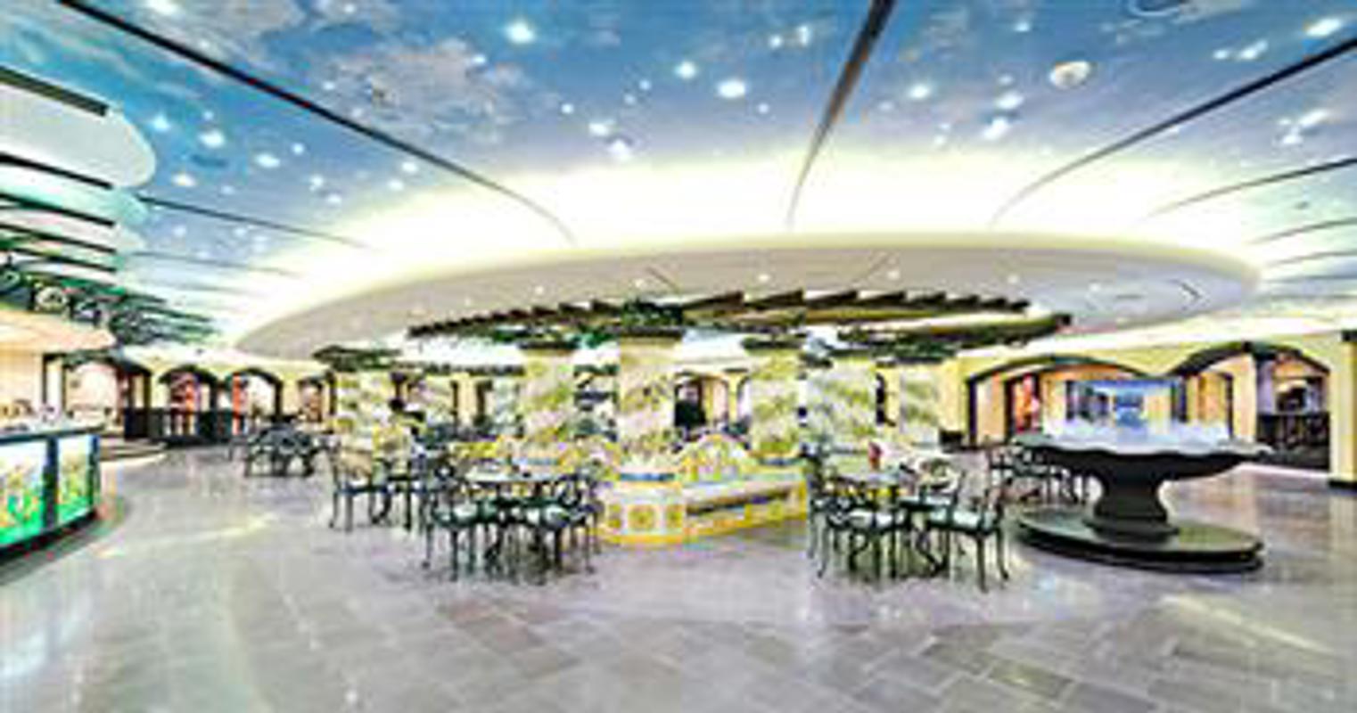  MSC Cruises Fantasia Class Splendida MSC_SPLENDIDA_LA_PIAZZETTA.jpg