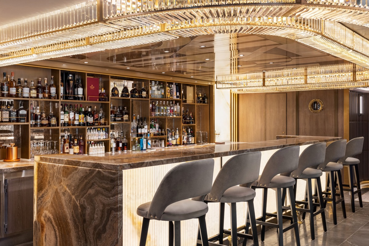 Oceania Cruises A-Class Casino Bar 2.jpg