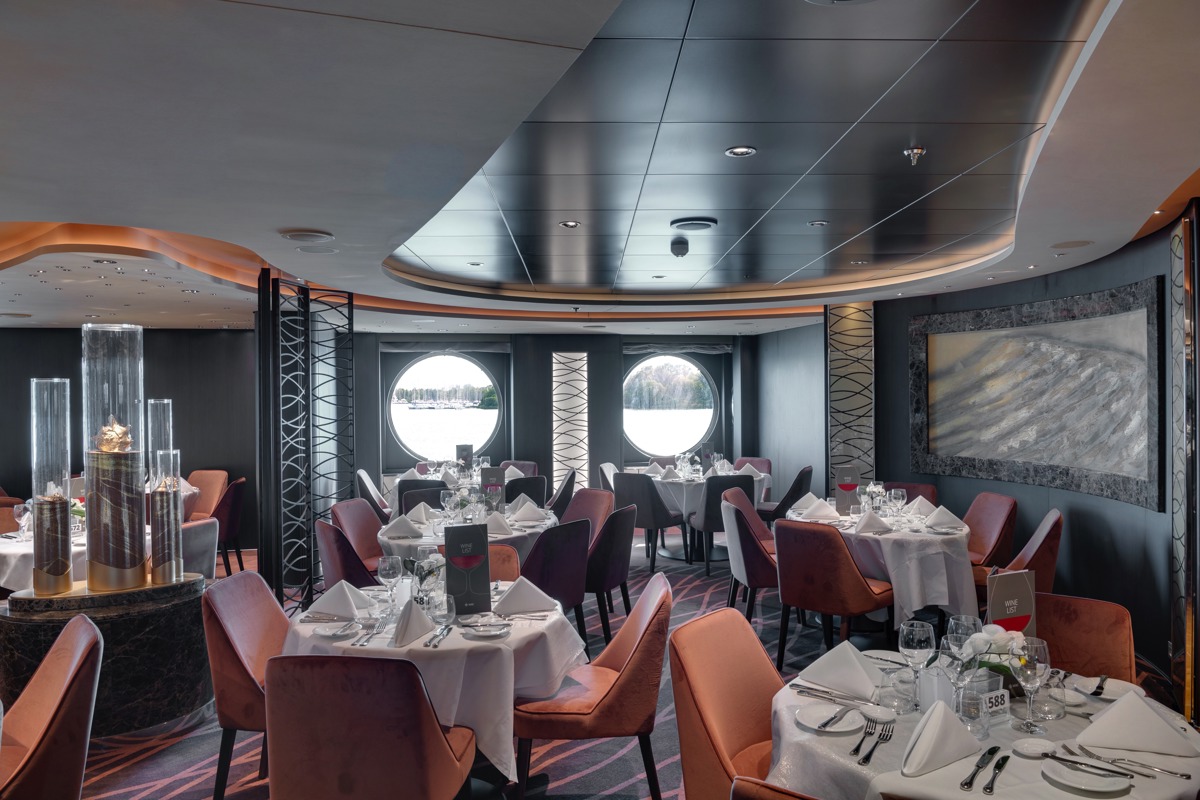 MSC Cruises MSC Seaview Golden Sand 2.jpg