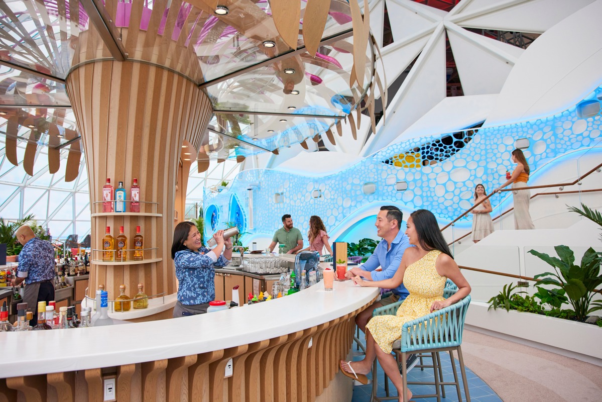 Rci Icon Of The Seas, Overlook Bar   N.Morley.Jpg