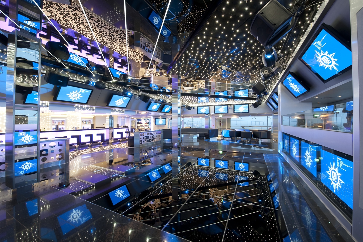 MSC Cruises MSC Magnifica Disco 0.jpg