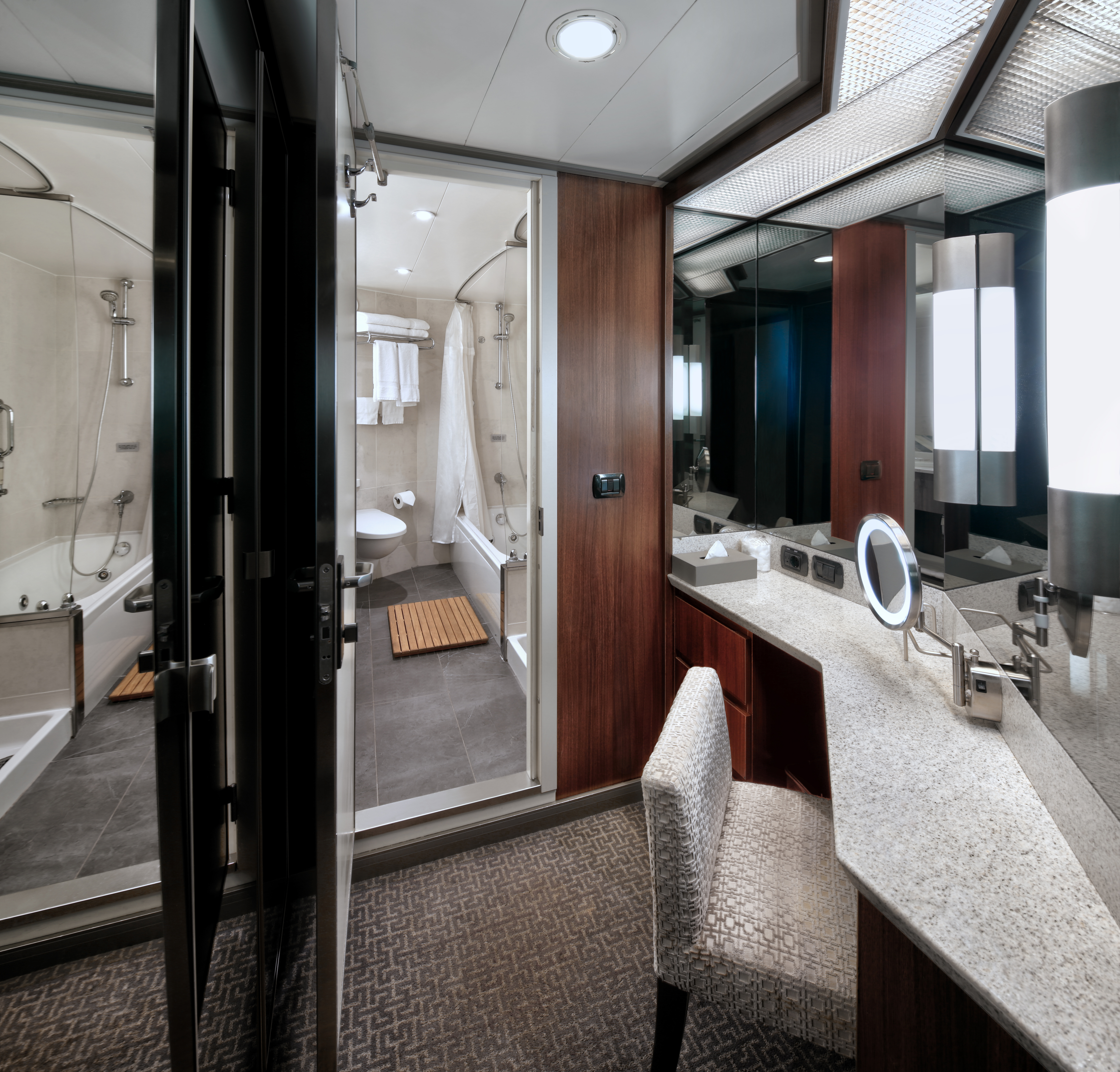 Neptune Spa Suite