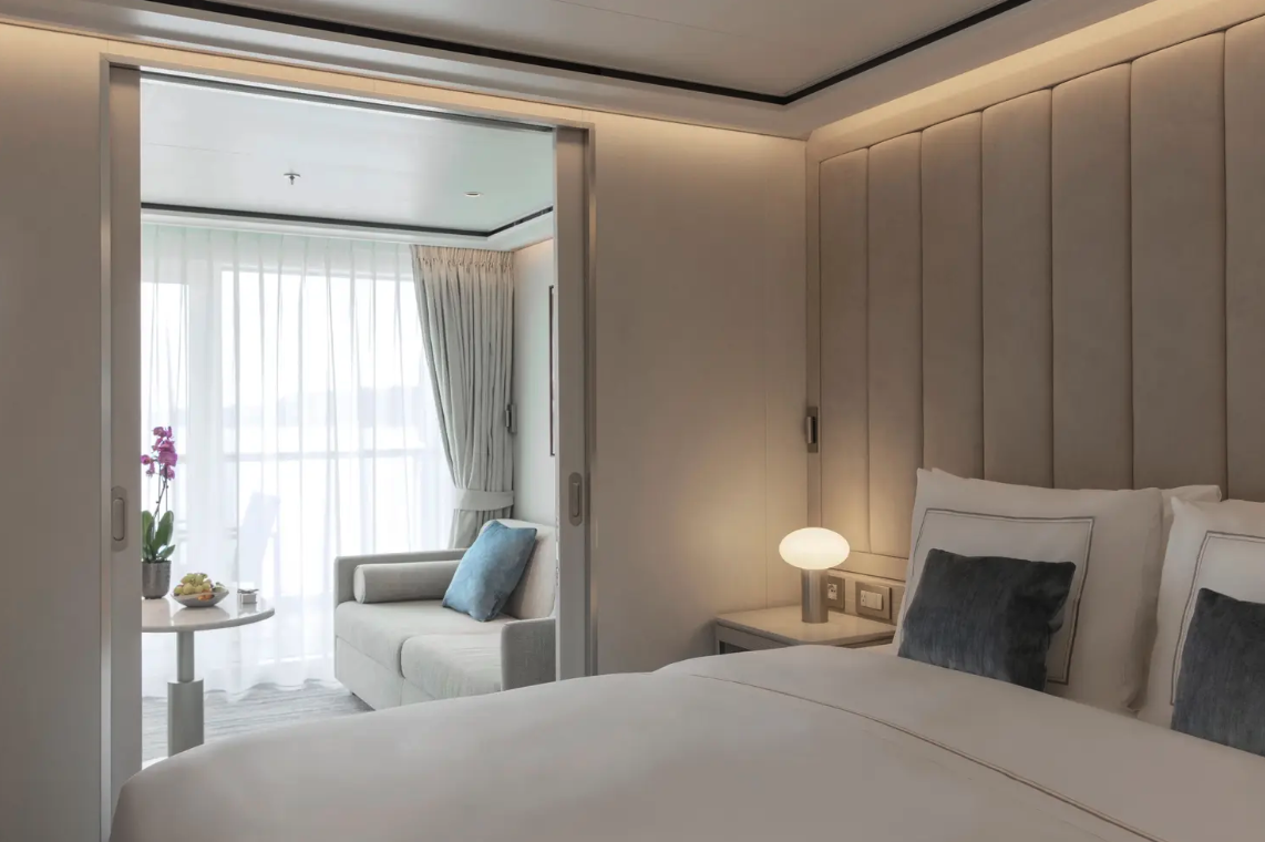 Silver Suite