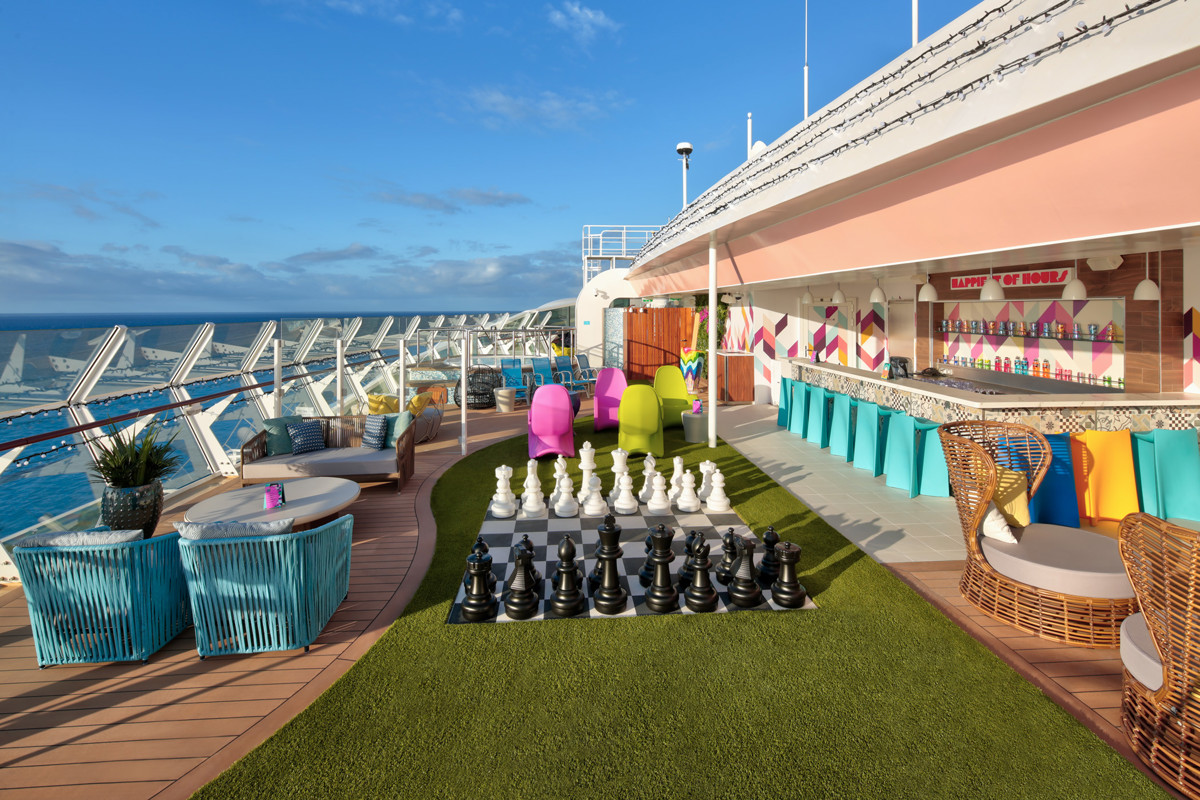 RCI Wonder of the Seas Social 100 Patio 1.jpg.jpg