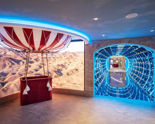 MSC Cruises MSC Seashore Boulevard Du Cabaret 1.jpg