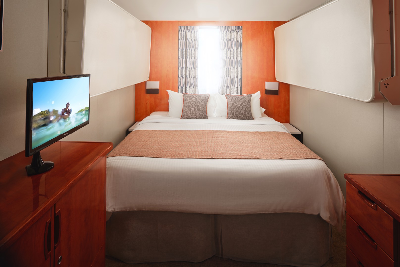 1-Bedroom Obstructed View Family Suite