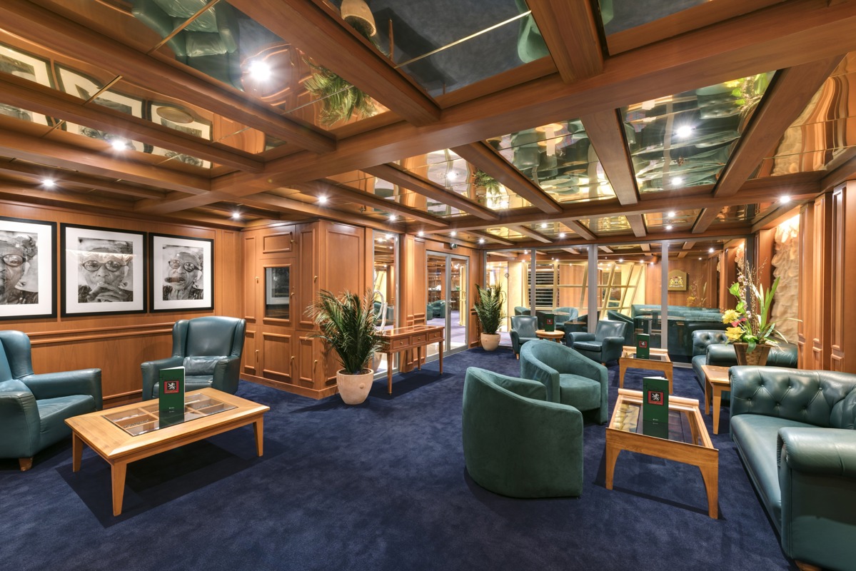 MSC Cruises MSC Armonia Cigar Room 0.jpg