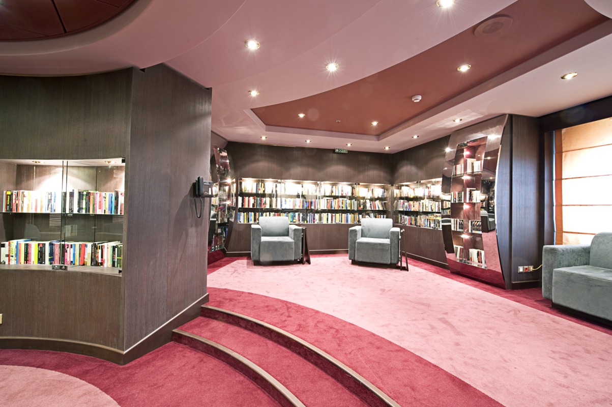 MSC Cruises MSC Splendida Library 3.jpg