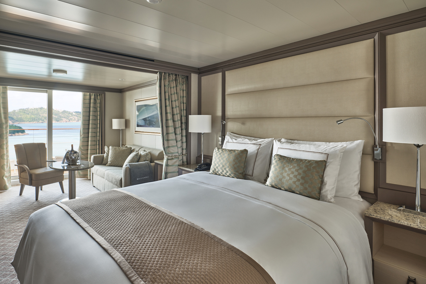 Silver Moon Deluxe Veranda Suite
