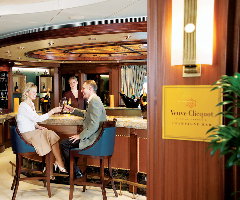cunard queen victoria veuve clicquot bar.JPG