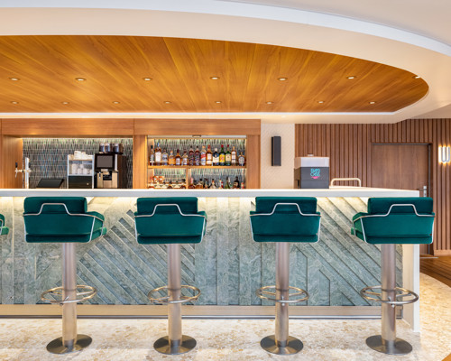 Oceania Cruises A-Class Waves Grill 0.jpg