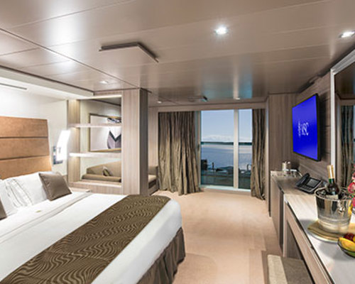 MSC Cruises MSC Seaview Accommodation MSC Yacht Club Deluxe Suite.jpg