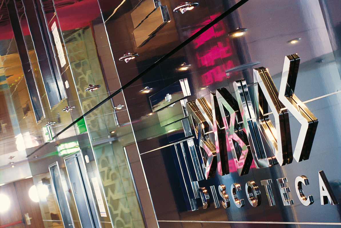 MSC Lirica Class Bybios Disco.jpg