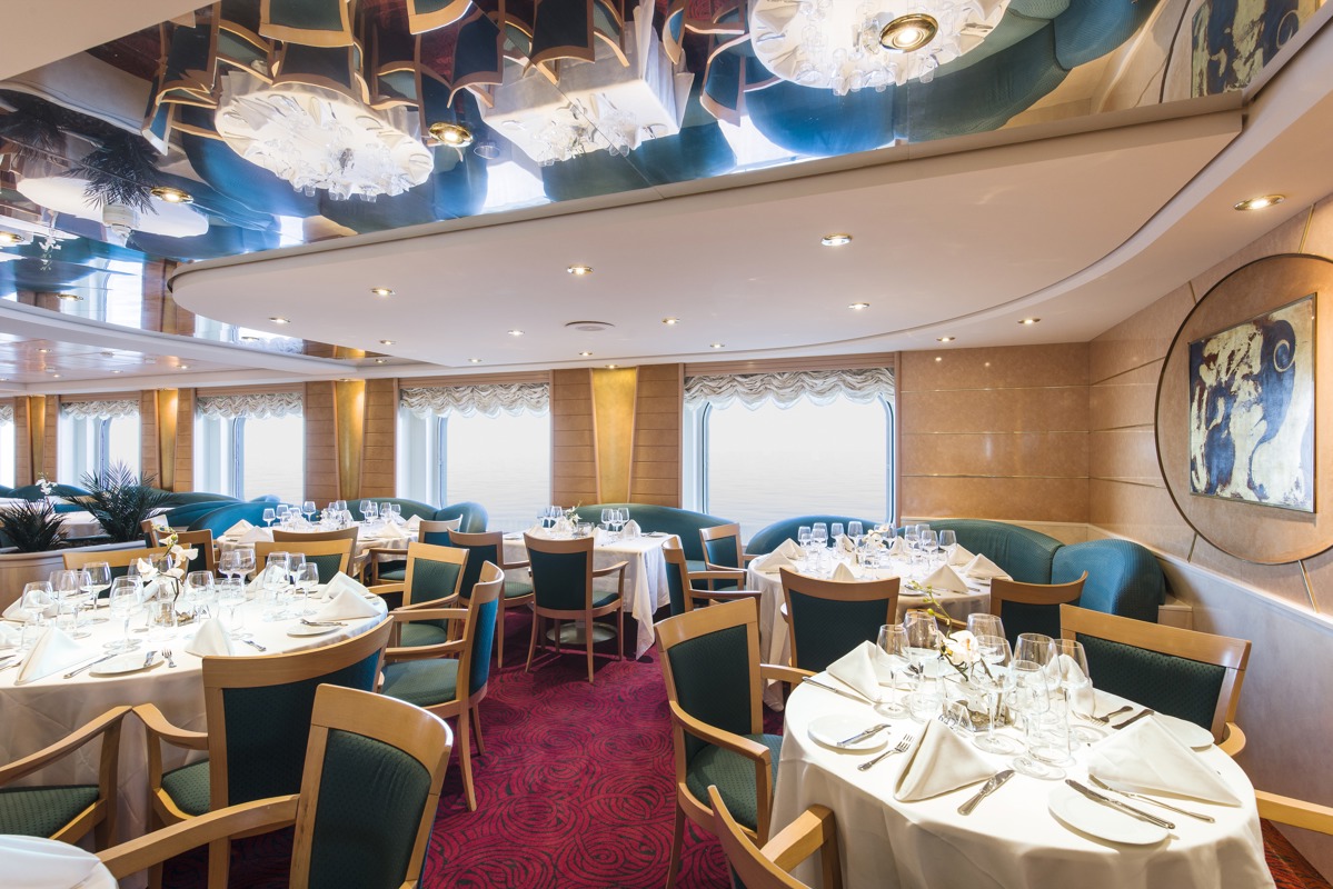 MSC Cruises MSC Lirica L'Ippocampo 1.jpg