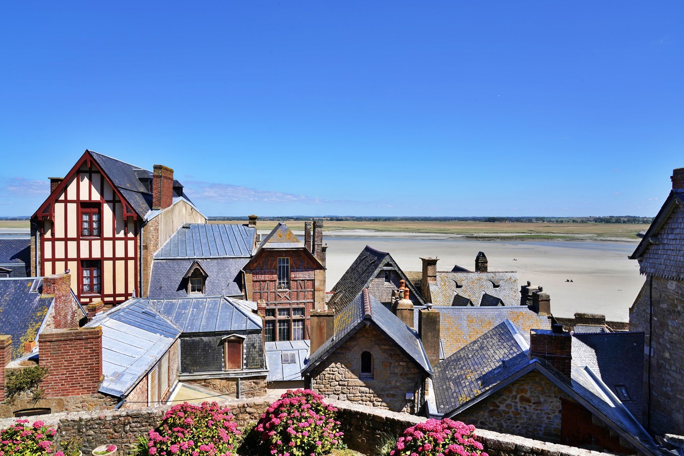 Mont Saint Michel houses