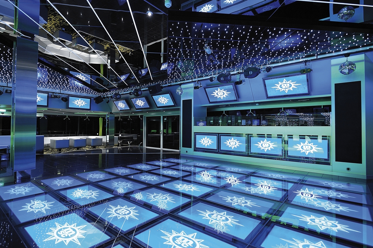 MSC Cruises MSC Poesia Disco 9.jpg