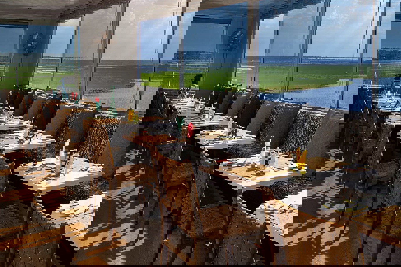 Zambezi Queen Dining Room