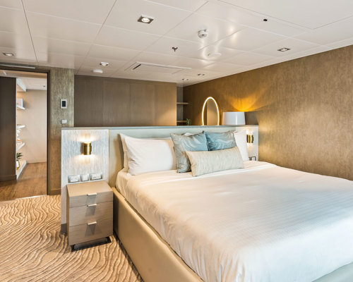 RCI Wonder of the Seas Royal Loft Suite 7.jpeg