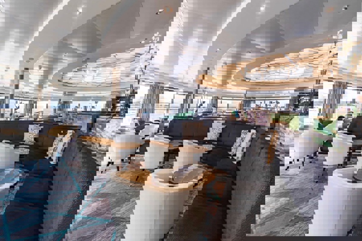 Seabourn Seabourn Encore Observation Bar 1.jpg