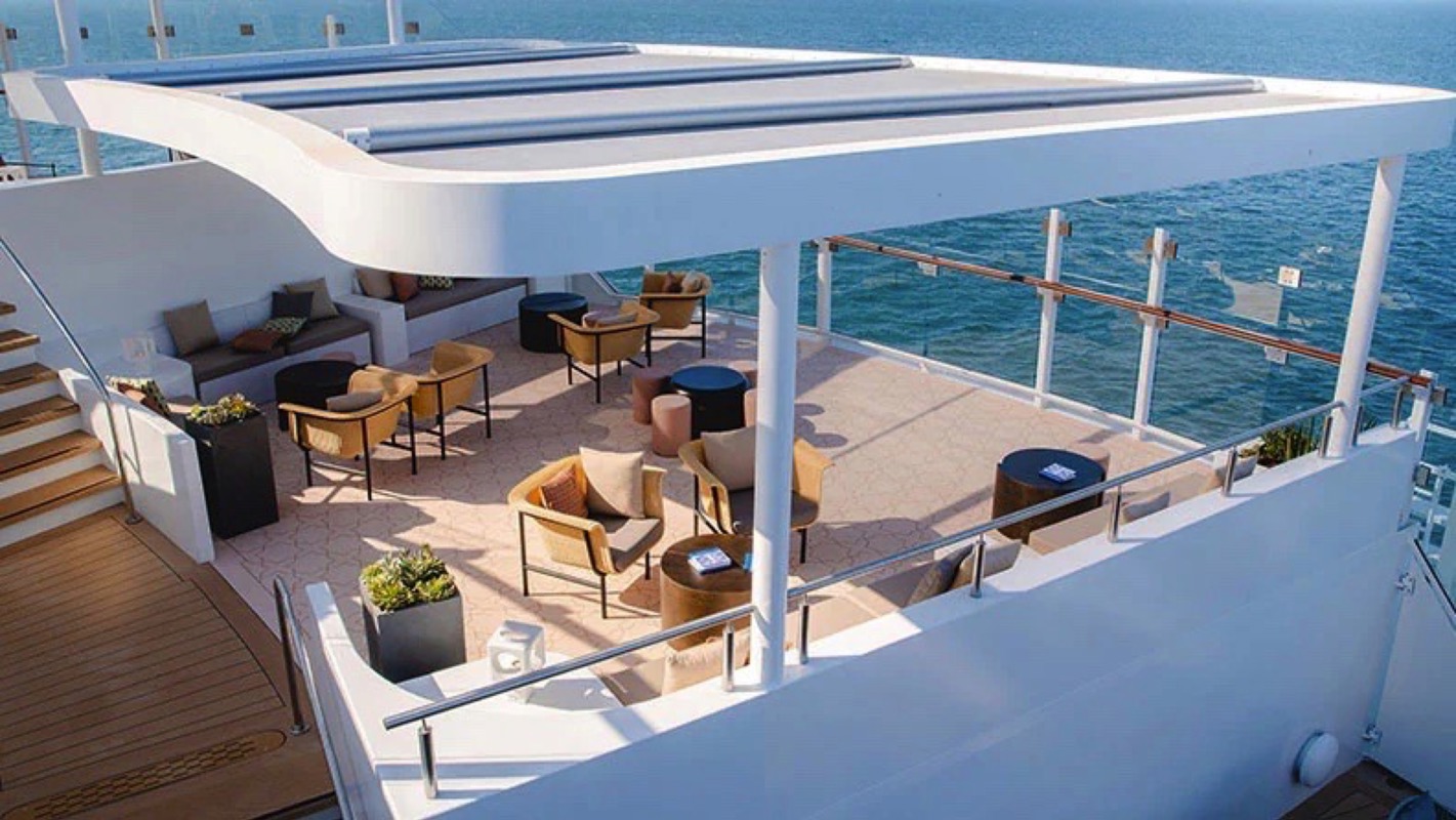 Celebrity Cruises The Sunset Bar 8.jpg