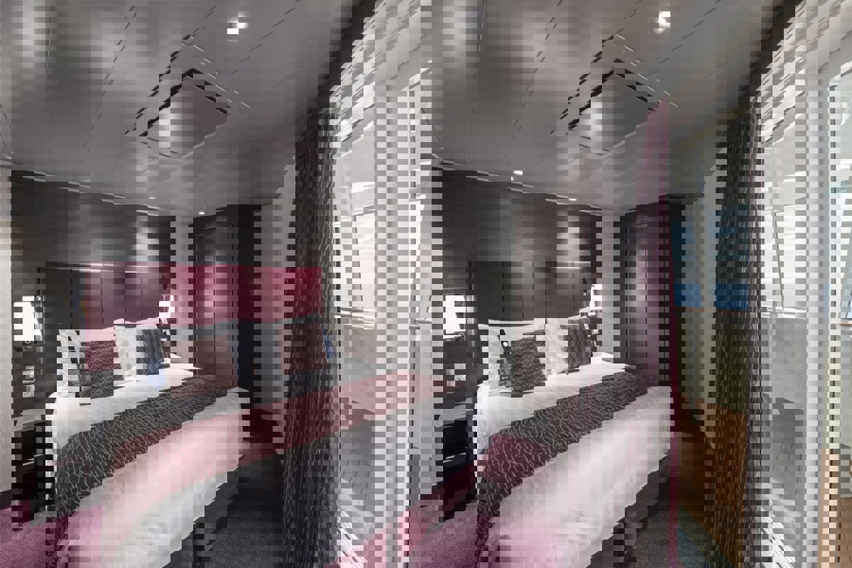 MSC Cruises MSC Meraviglia Suite with Whirlpool.jpg