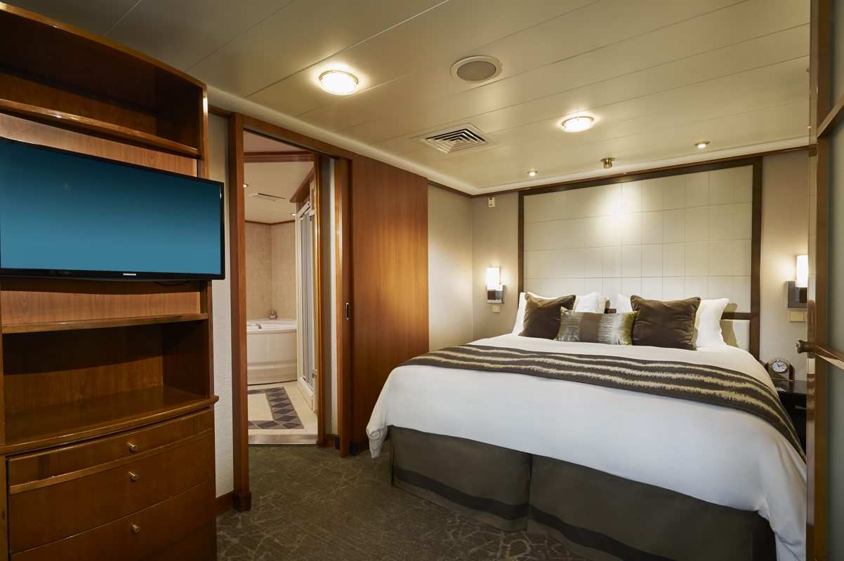 NCL Norwegian Sun Owner's Suite with Large Balcony 2.jpeg