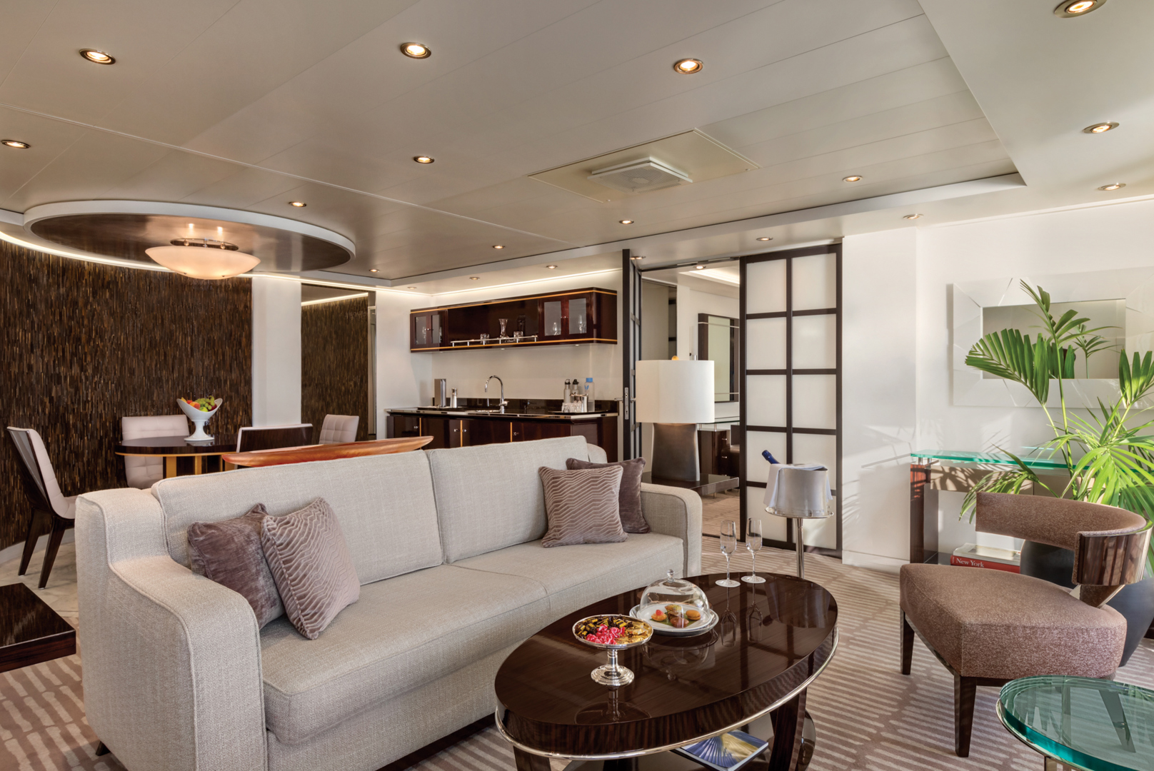 Oceania Suite
