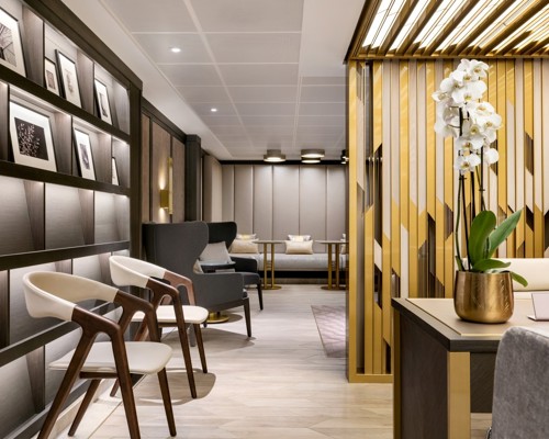 Oceania Vista - Concierge Lounge 2.jpg