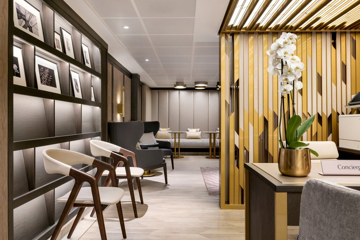 Oceania Vista - Concierge Lounge 2.jpg