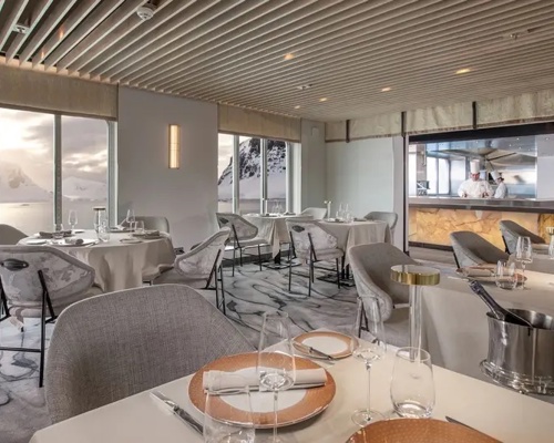 Silversea Cruises Silver Endeavour La Dame 2.jpg