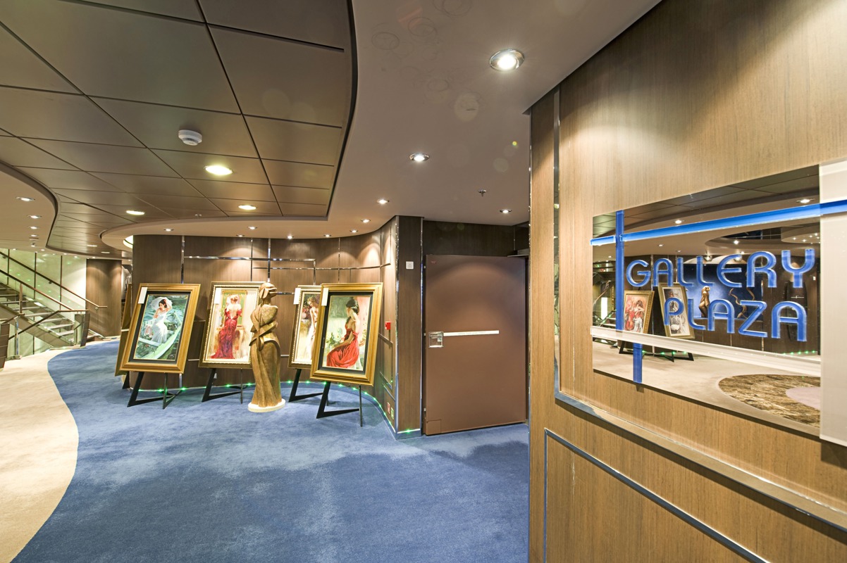 MSC Cruises MSC Fantasia Shops Boutiques 7.jpg