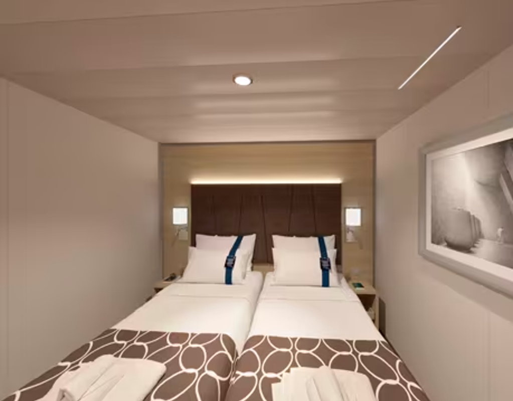 MSC Cruises MSC World America MSC Yacht Club Interior Suite 2.png