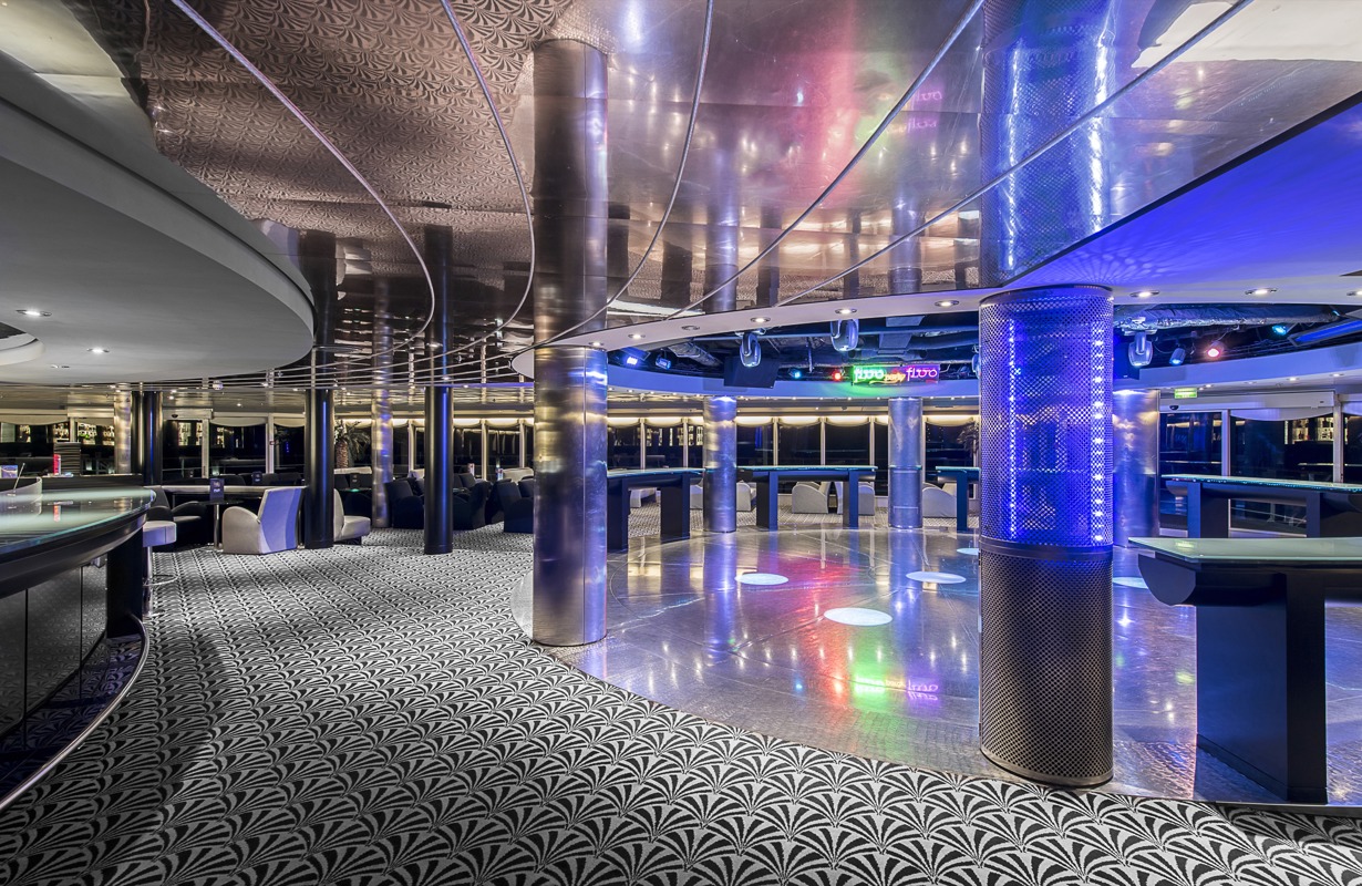 MSC Cruises MSC Sinfonia Pasha Club Disco 2.jpg