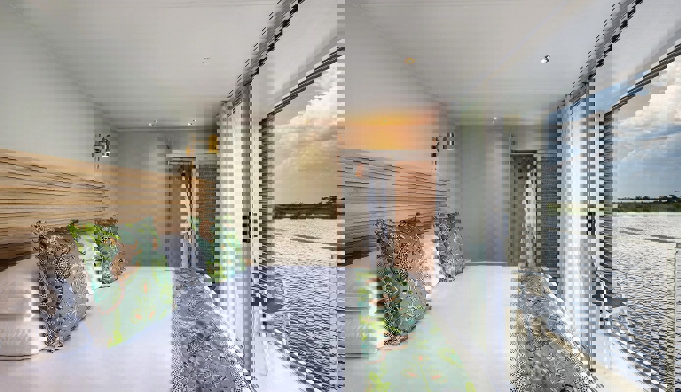 AmaWaterways, Zambezi Queen Suite-King_2_2024.jpg