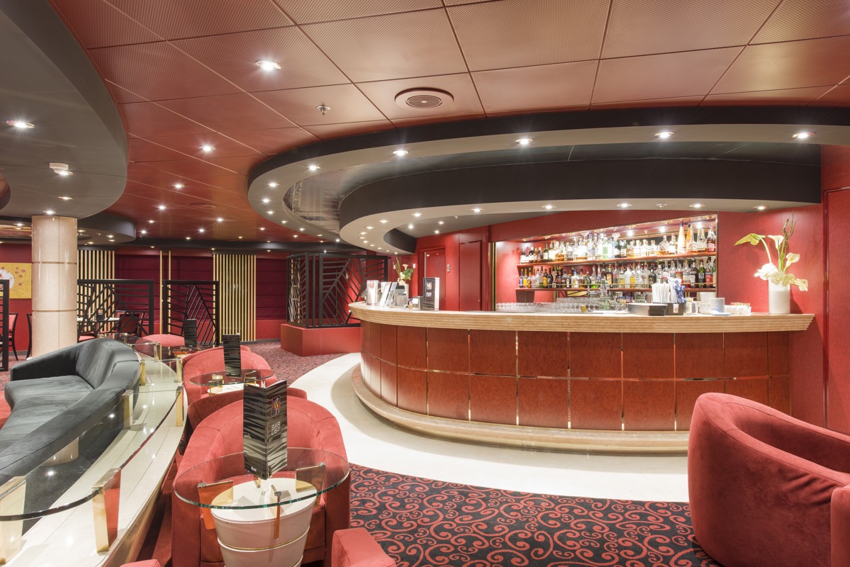 MSC Cruises MSC Lirica L'Atmosphere Piano Bar 1.jpg