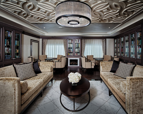 Regent Seven Seas NAVIGATOR Library.jpg