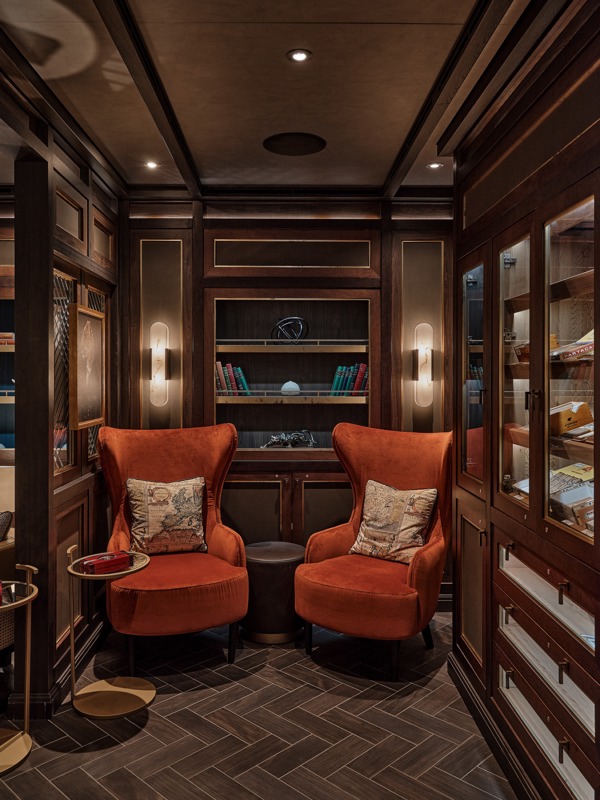 SILVERSEA Silver Endeavour Connoisseurs Corner 1.jpg