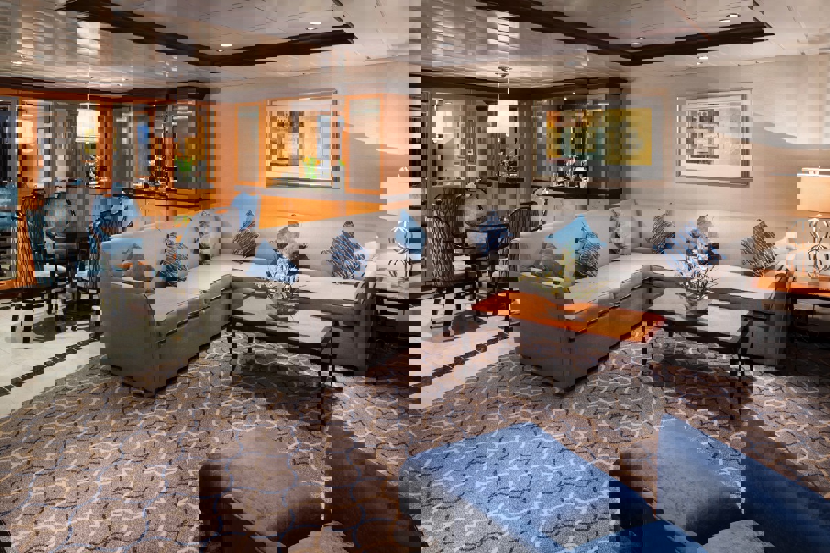 RCI Liberty of the Seas Owner's Suite 0.jpg