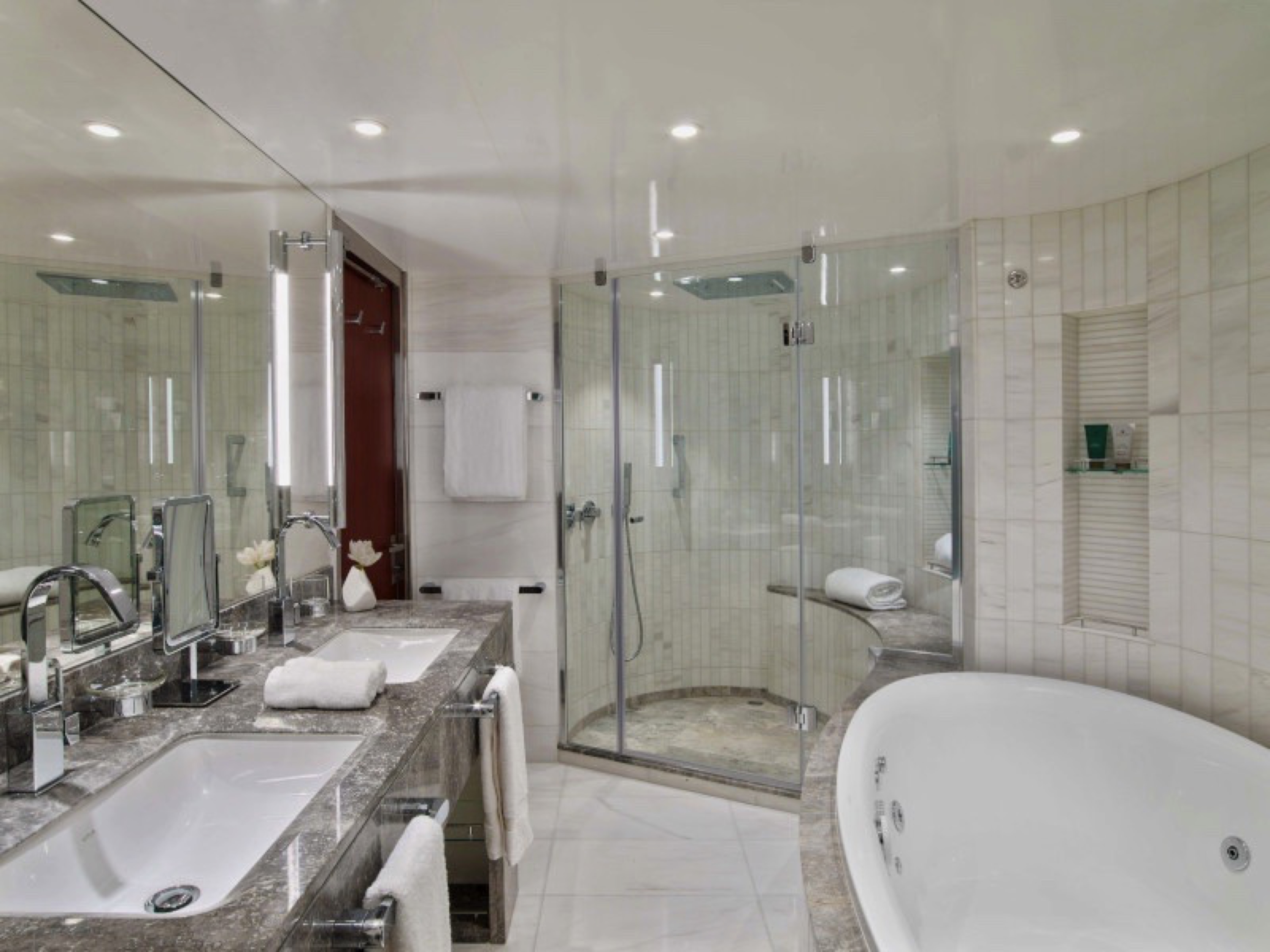 Grand Wintergarden Suite