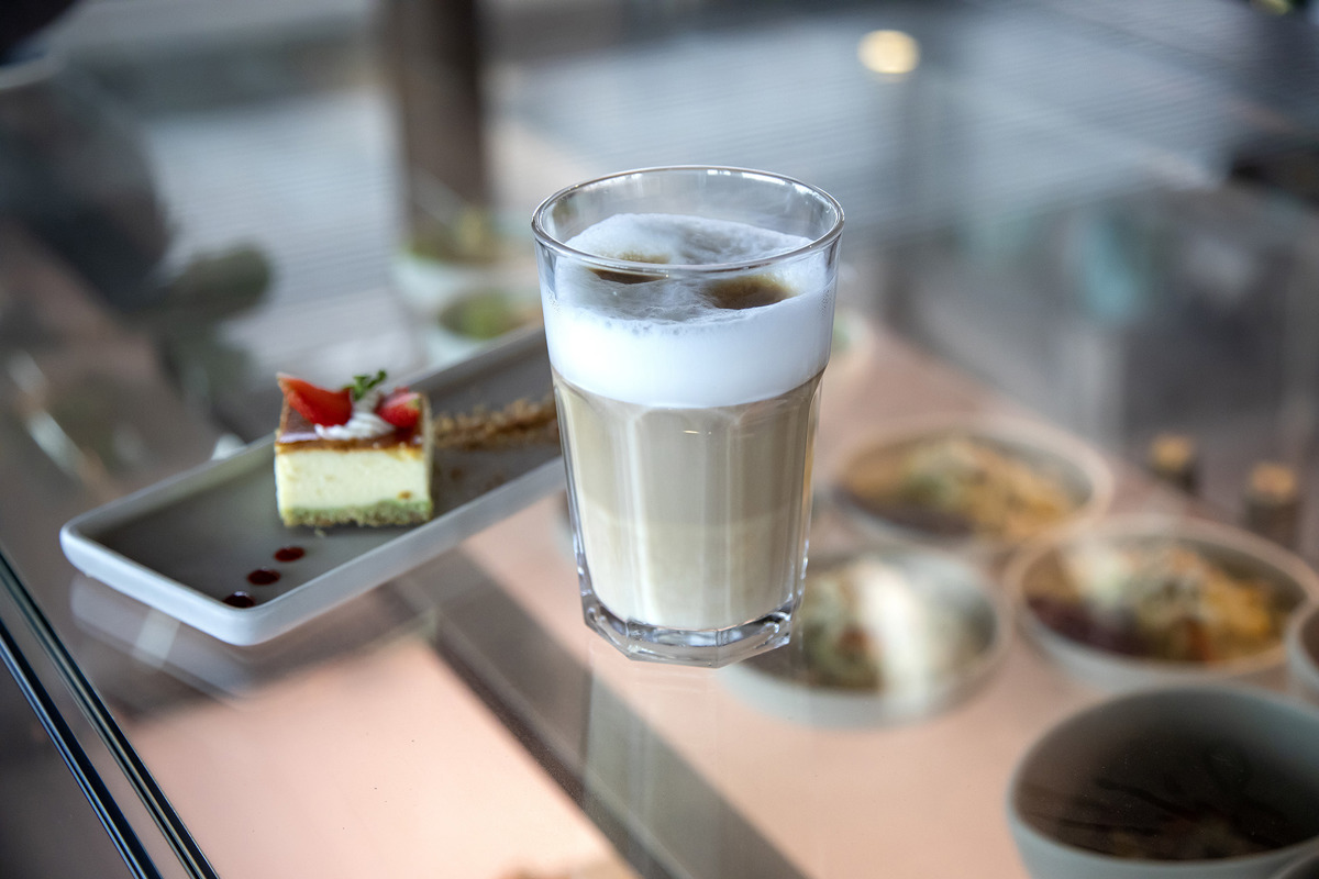 Emerald Waterways - Emerald Harmony - Horizon Bar and Lounge _11_.jpg