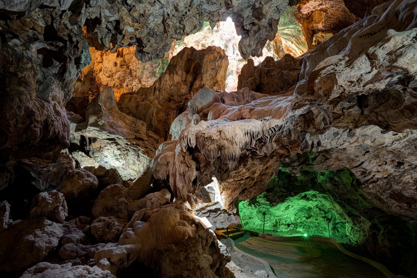 Hato Caves, Curacao