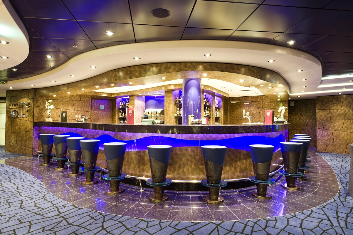 MSC Cruises MSC Splendida L'Aperivitivo Bar 1.jpg