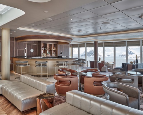 SILVERSEA Silver Endeavour Observation Lounge 2.jpg