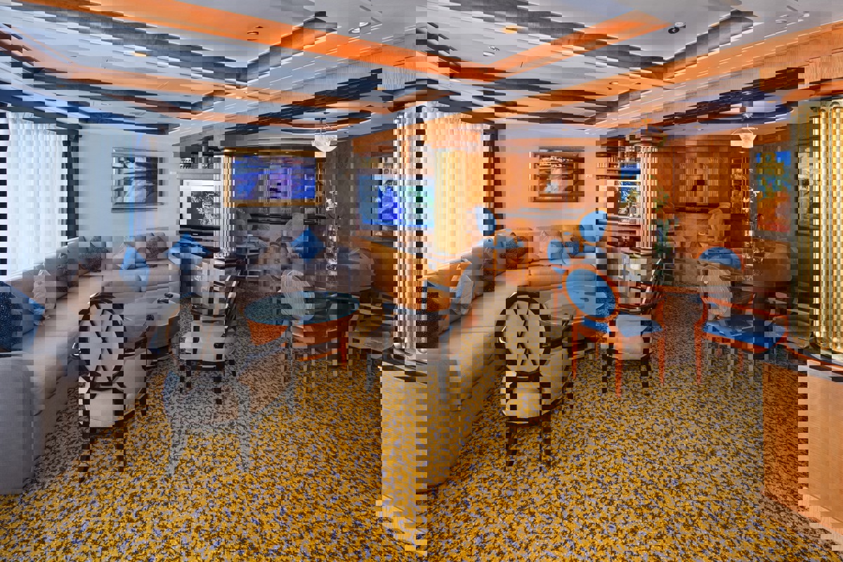 RCI Radiance of the Seas Royal Suite 1.jpg