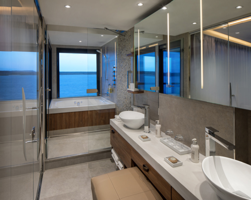 CEL FL Royal Suite Bathroom