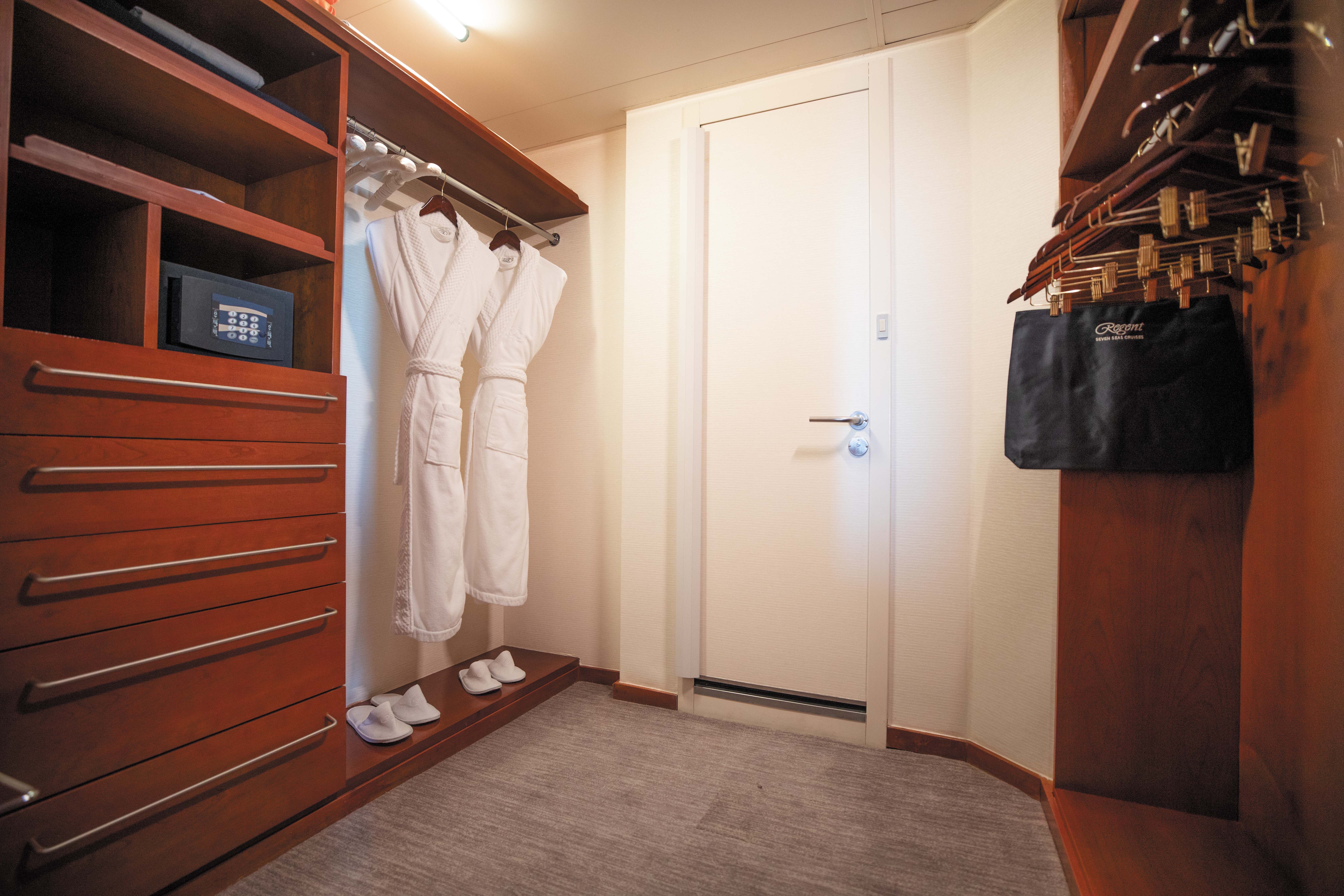 Seven Seas Suite
