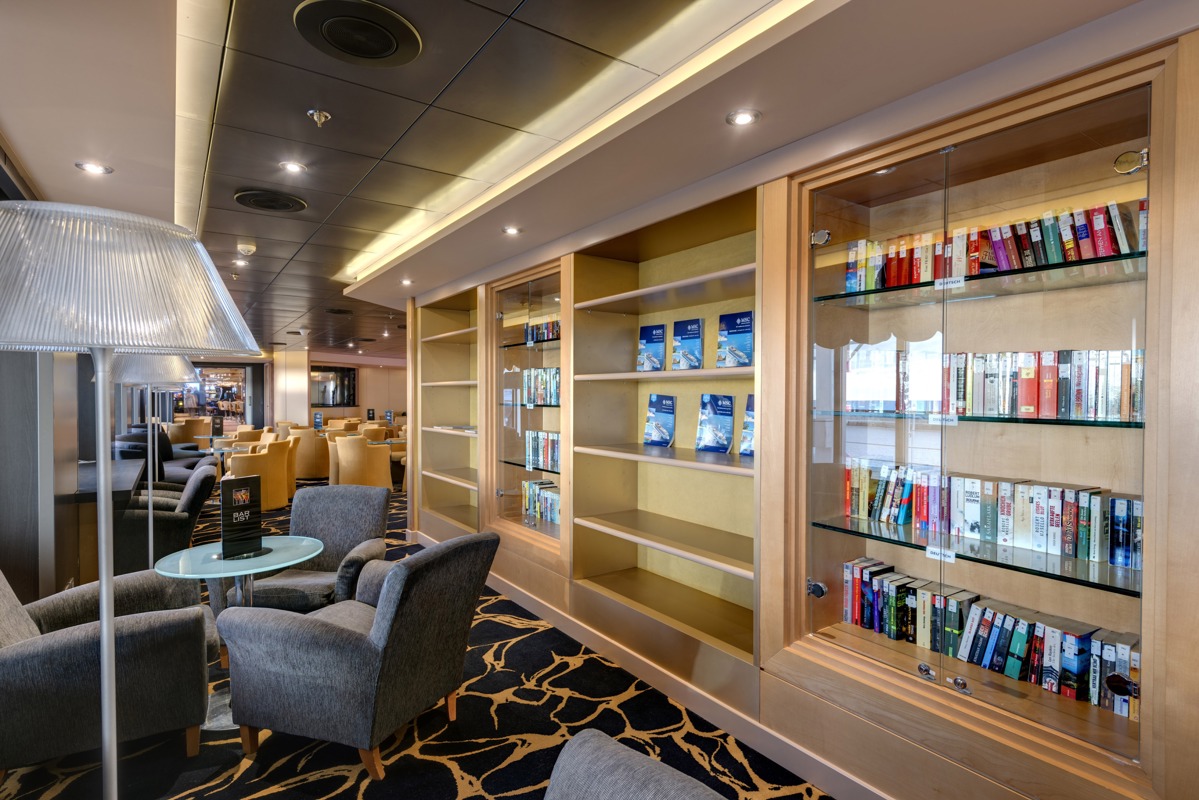 MSC Cruises MSC Armonia Lounge 2.jpg