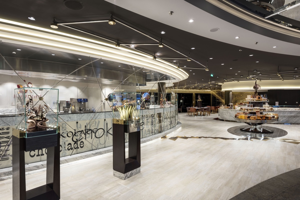 MSC Cruises MSC Meraviglia Jean Philippe Cafe 3.jpg