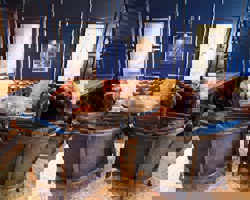 connoisseur club.jpg